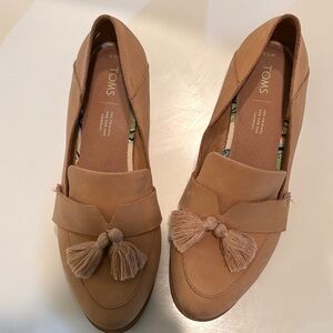 TOMS Women's Tan Tassel Penny Loafers